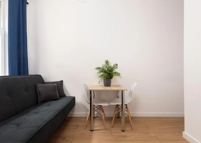 Centrum2 Pomorska 22 *